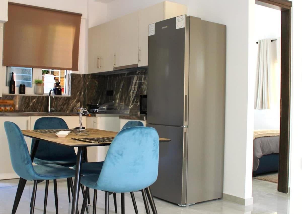 Patras Cozy Nest In The Vibrant City Center Exterior photo