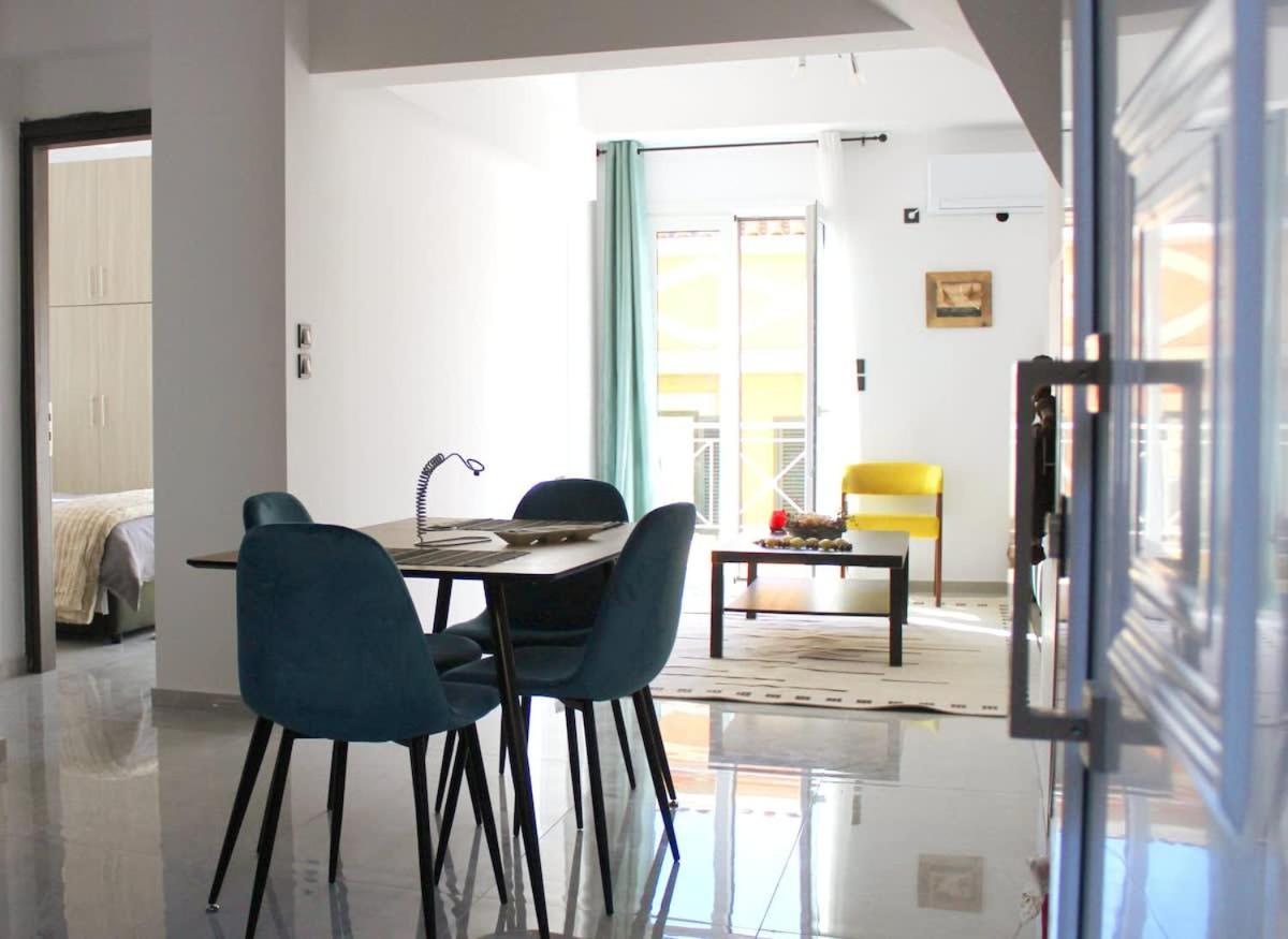 Patras Cozy Nest In The Vibrant City Center Exterior photo