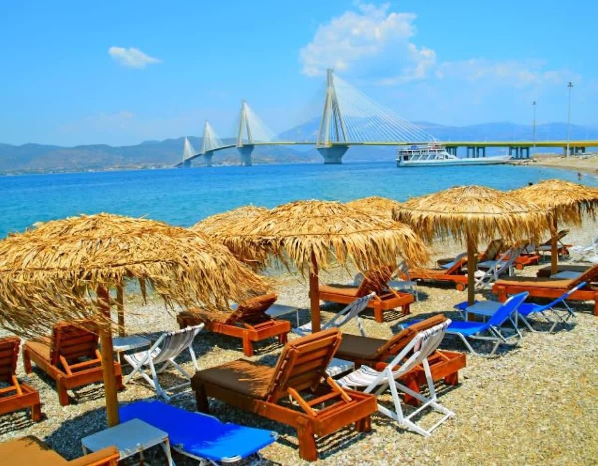 Patras Cozy Nest In The Vibrant City Center Exterior photo